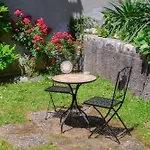 Apartment Wisteria On