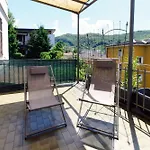 Wisteria On Apartment Como